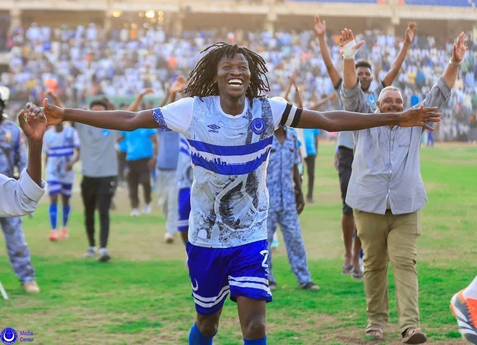 الصحفي الموريتاني يسلم سيدي يتغزّل في الهلال:  مكانة الكبار لا تليق إلا بالصدارة