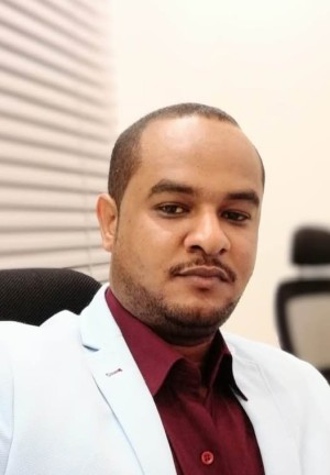 أكرم الحلاوي
