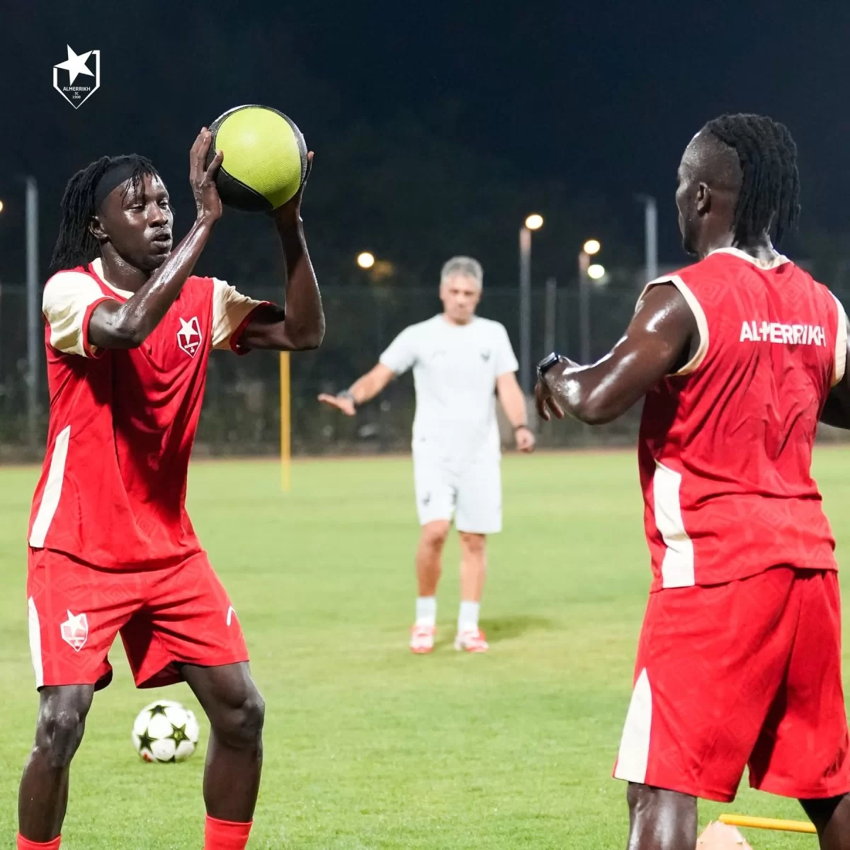 (كاف) يحدد 21 سبتمبر موعدا لمواجهة المريخ  وسانت لوبوبو