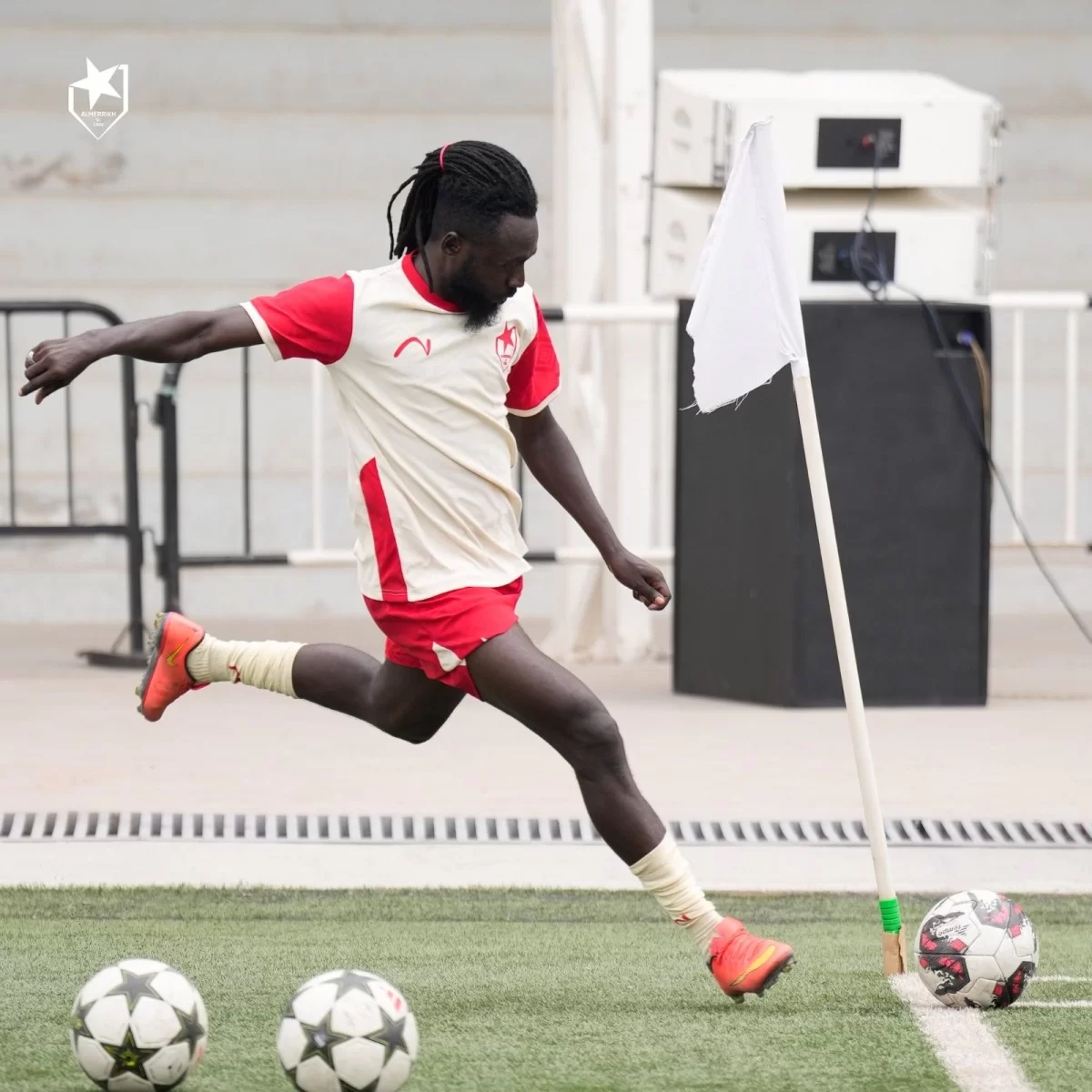 الكاف ينقذ المريخ ويوافق على التاجيل