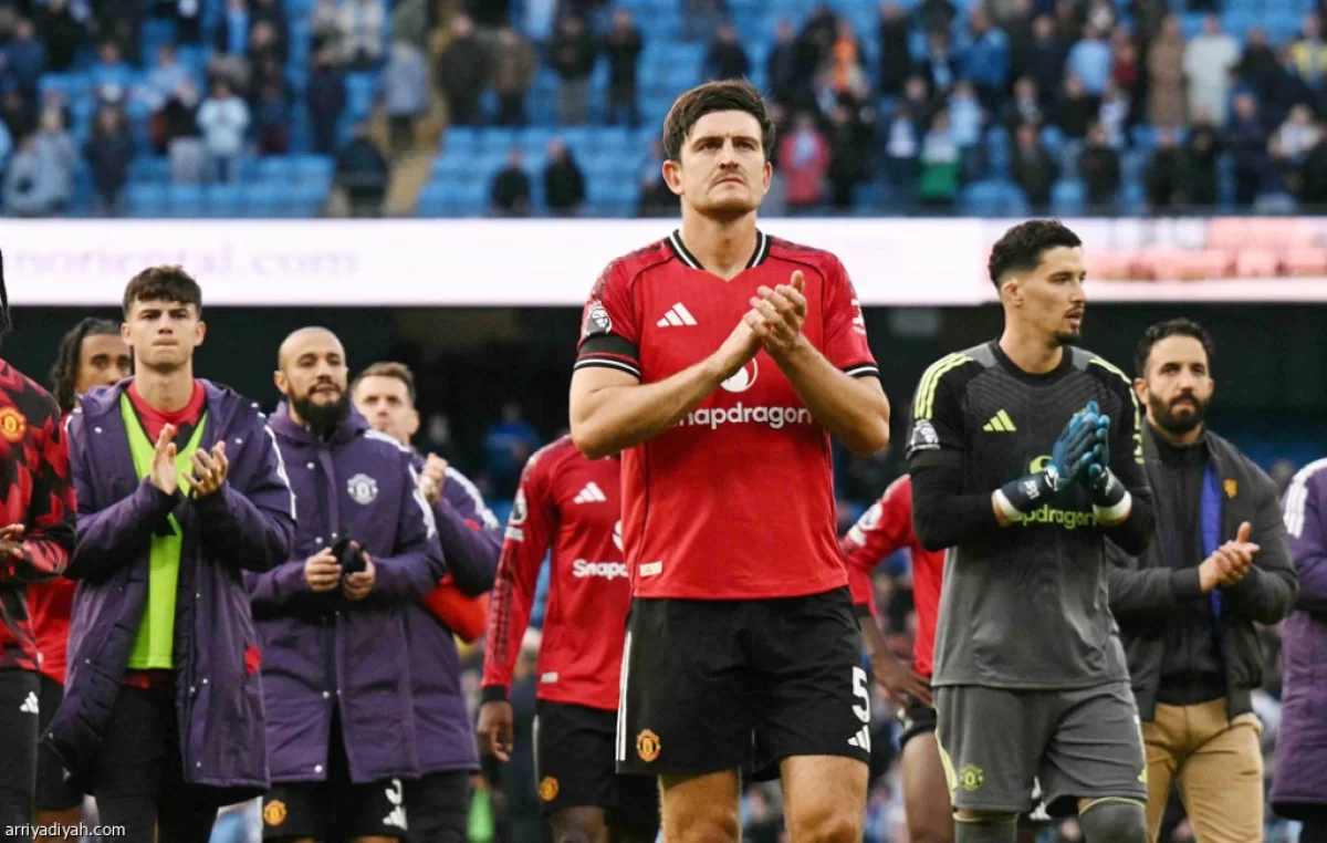 مانشستر يونايتد يحذر جماهيره من الهتافات المسيئة