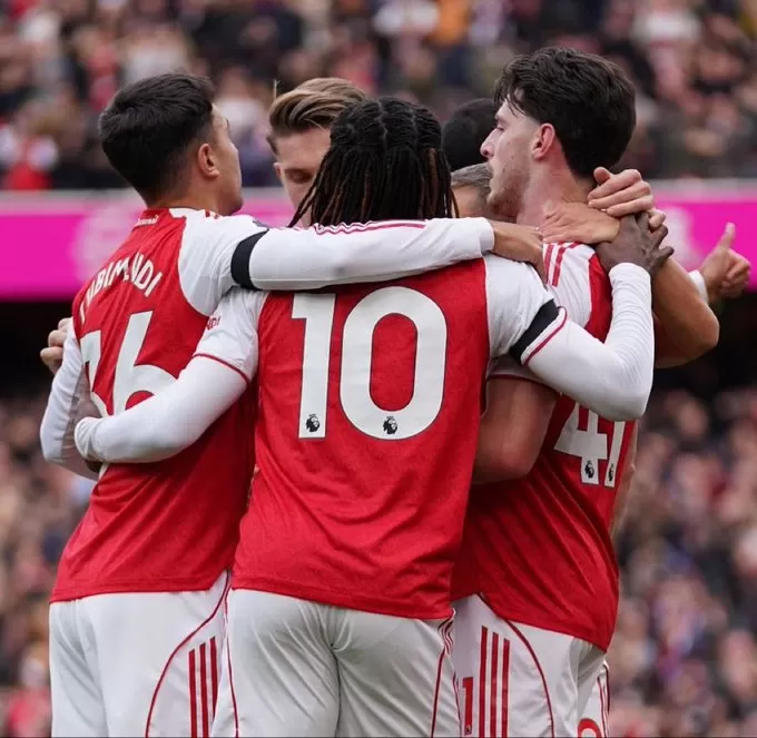 آرسنال يتصدر الدوري مؤقتًا بعد فوزه على وست هام يونايتد