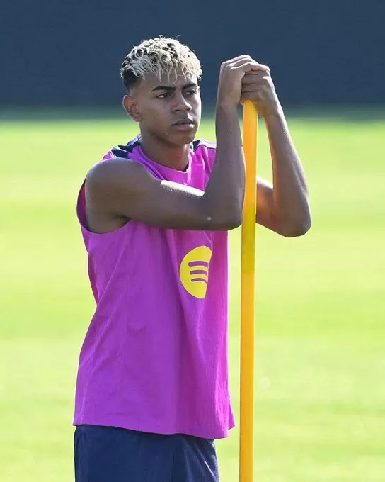 تقرير إيطالي: الهلال عرض على برشلونة 400 مليون يورو للتعاقد مع لامين يامال