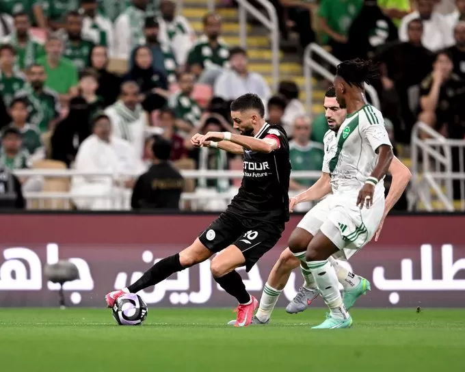 دامس يحرم الأهلي من الفوز على الشباب في دوري روشن