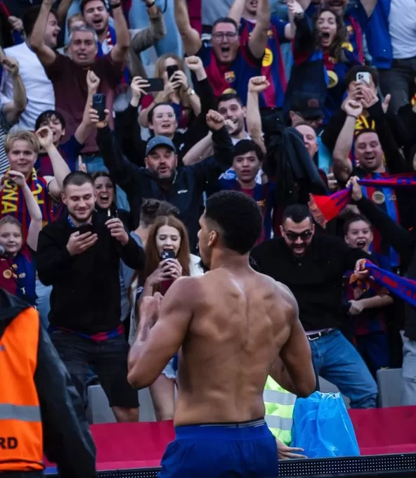 برشلونة يعبر جيرونا في الدوري بهدفين مقابل هدف