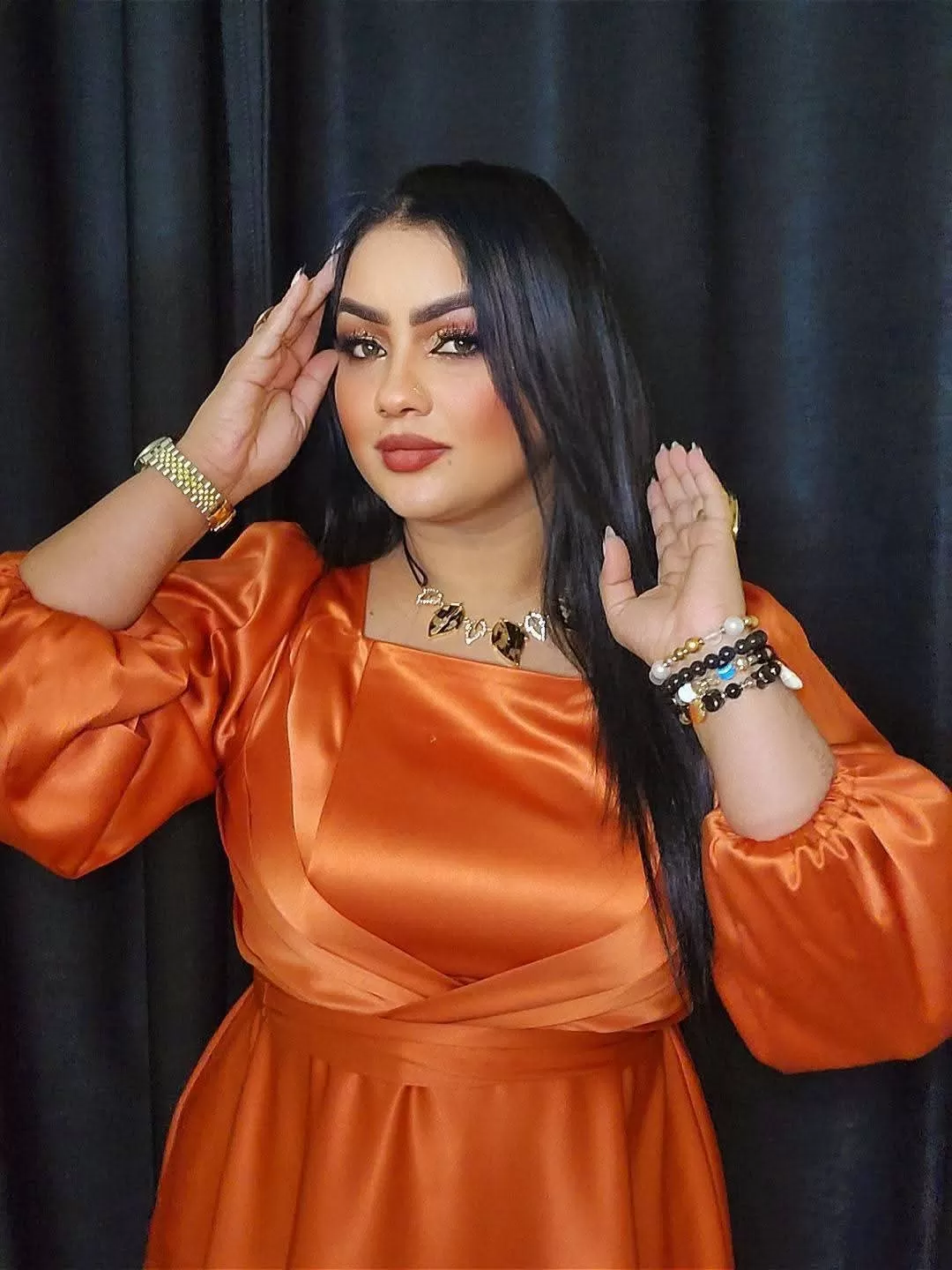 من المسرح إلى الموديل.. أفراح عصام تخلع عباءة الغناء وترتدي الأزياء!