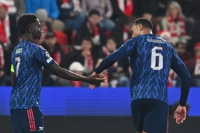 «أبطال أوروبا»: آرسنال يحلّق في الصدارة بفوزه الرابع