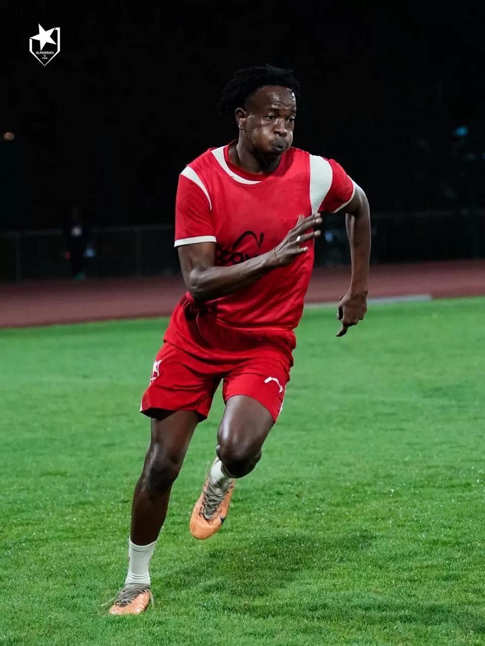 المريخ يواصل تحضيراته الجادة وأسد ينضم إلى المجموعة