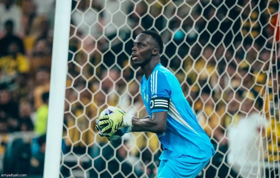 بهدوء الكبار.. إدوارد ميندي يقود الأهلي لانتصار ثمين في الديربي