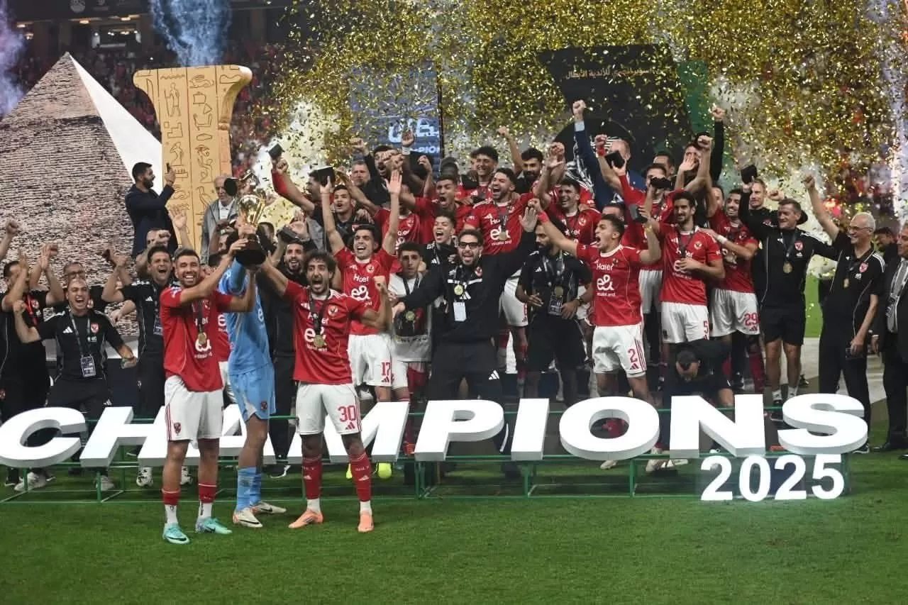 الأهلي يتوّج بلقب كأس السوبر بثنائية في الزمالك