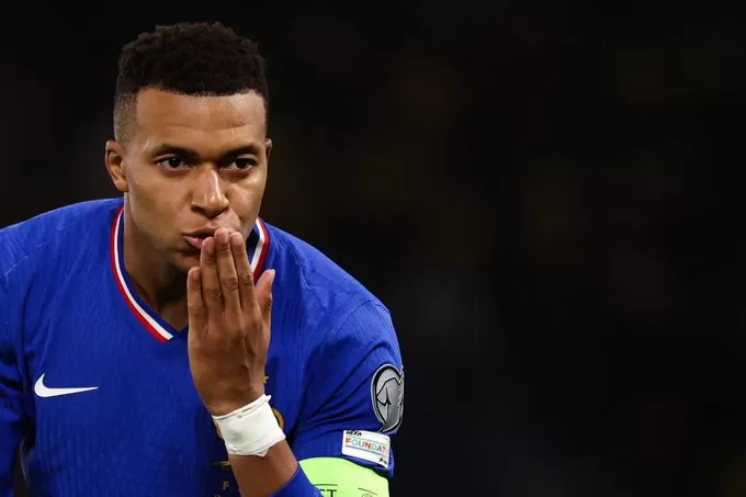 الديوك الفرنسية تتأهل إلى نهائيات المونديال