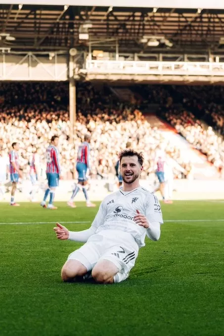 مانشستر يونايتد يقلب الطاولة على كريستال بالاس ويفوز 2-1