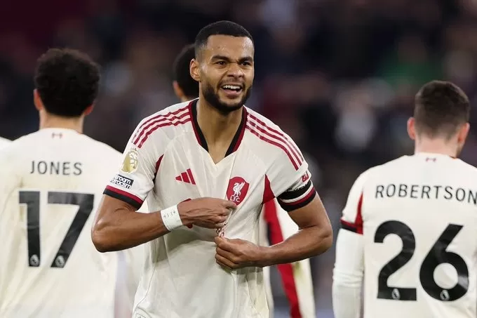 ليفربول يهزم وست هام وسلوت يستبعد صلاح من التشكيلة الأساسية