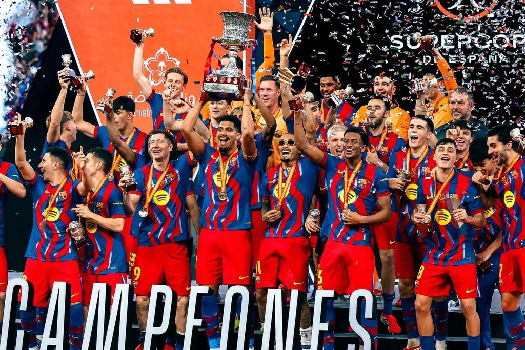 برشلونة يهزم ريال مدريد 3–2 ويتوّج بسوبر إسبانيا للمرة الـ16