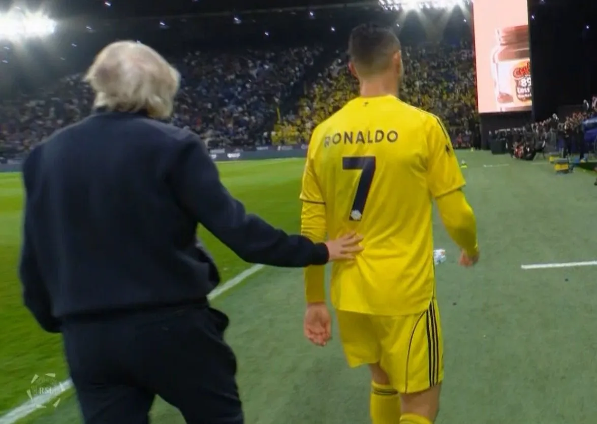 اعتراض صامت من الدون