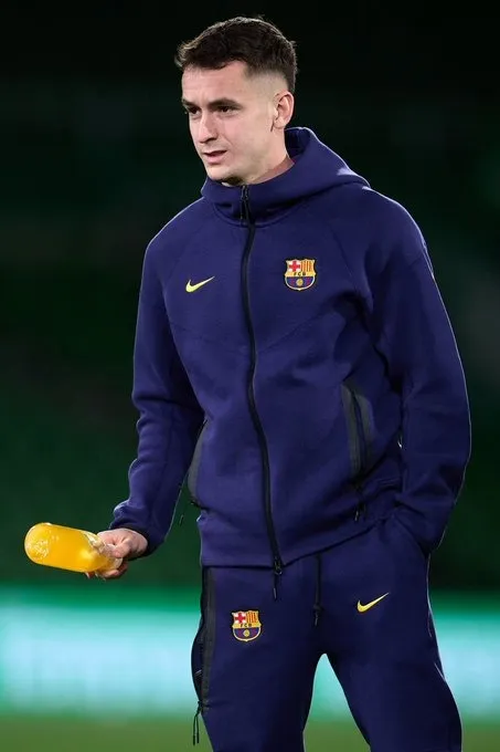 أتلتيكو مدريد يضع عينه على لاعب برشلونة