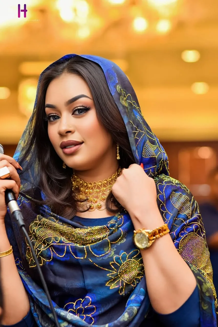 إيمان الشريف تفاجئ جمهورها بـ«أنسوني»