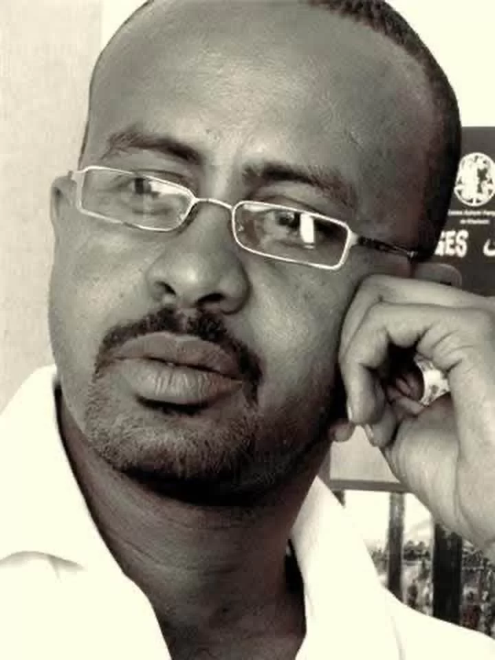 شعار الهلال .. "خارج الصندوق" الإداري ..