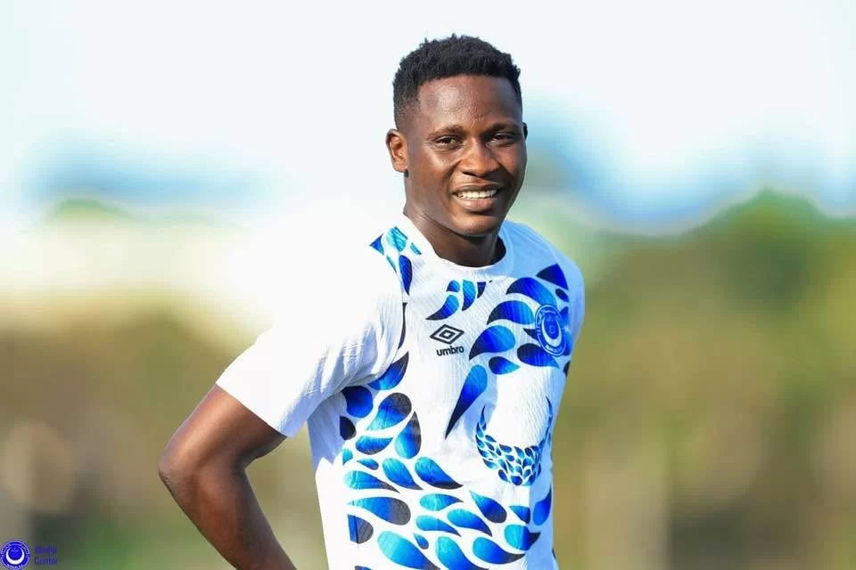 الأزرق رفع سقف المقابل المالي .. والأهلي والنصر يصرفان النظر