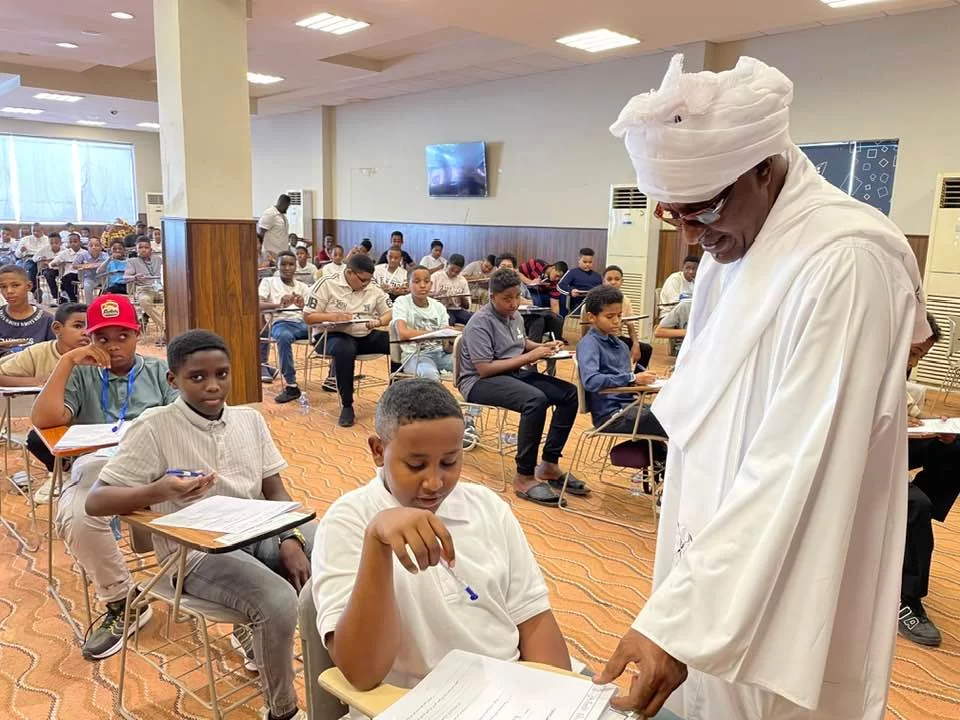 السفير كمال يصف امتحانات الاساس بالملحمة الوطنية